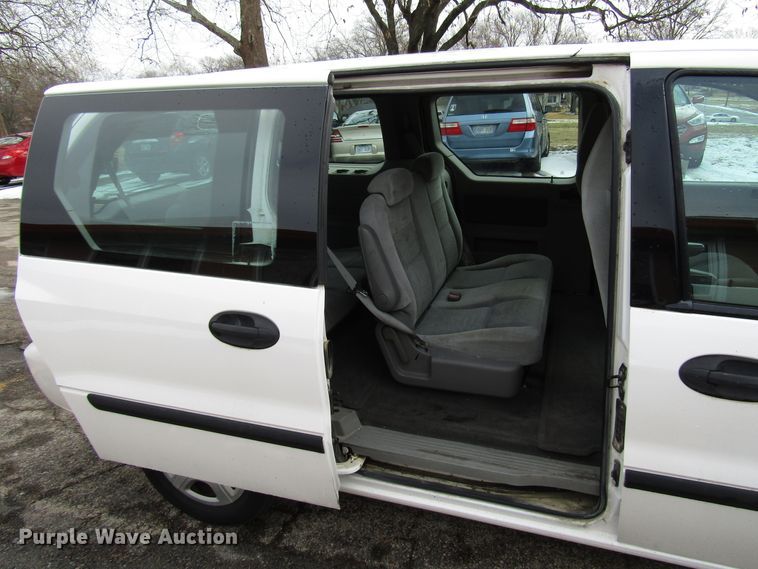 image for item DH8393 2004 Ford Freestar van