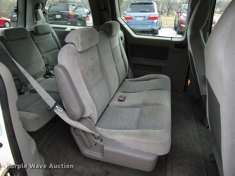image for item DH8393 2004 Ford Freestar van