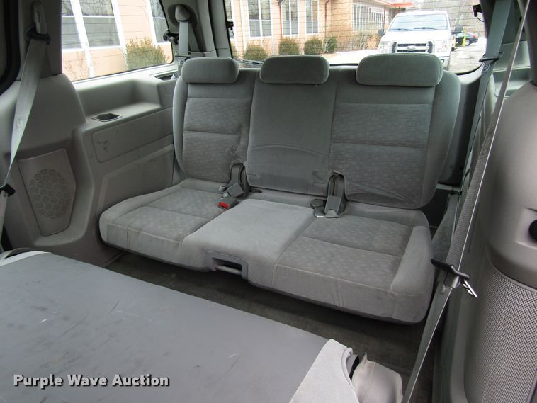 image for item DH8393 2004 Ford Freestar van