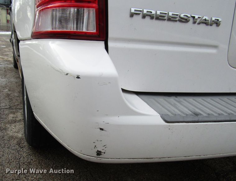 image for item DH8393 2004 Ford Freestar van