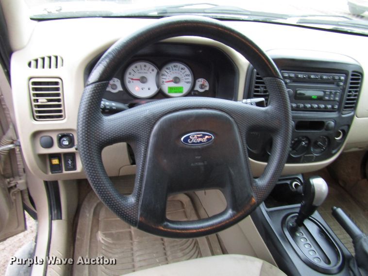 image for item DH8410 2007 Ford Escape SUV