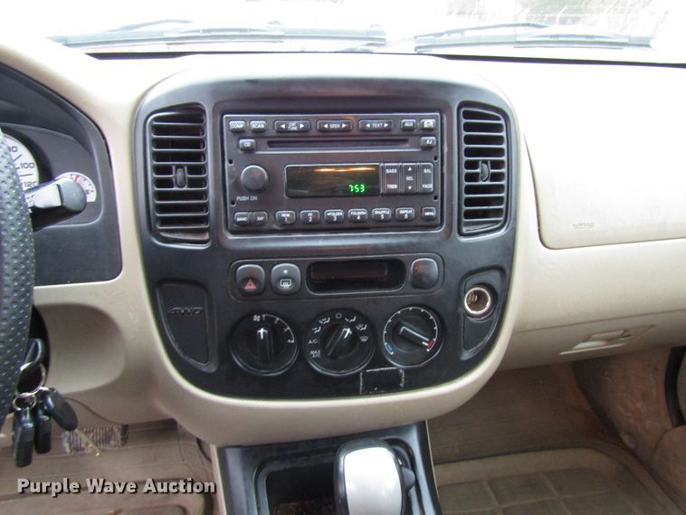 image for item DH8410 2007 Ford Escape SUV