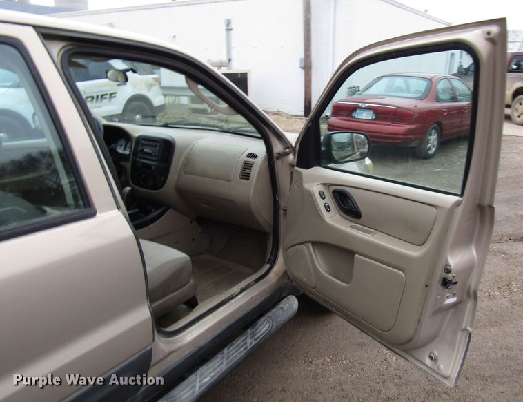 image for item DH8410 2007 Ford Escape SUV