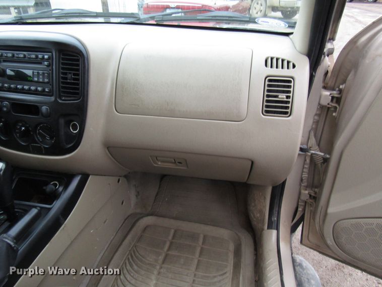 image for item DH8410 2007 Ford Escape SUV