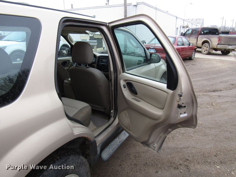 image for item DH8410 2007 Ford Escape SUV