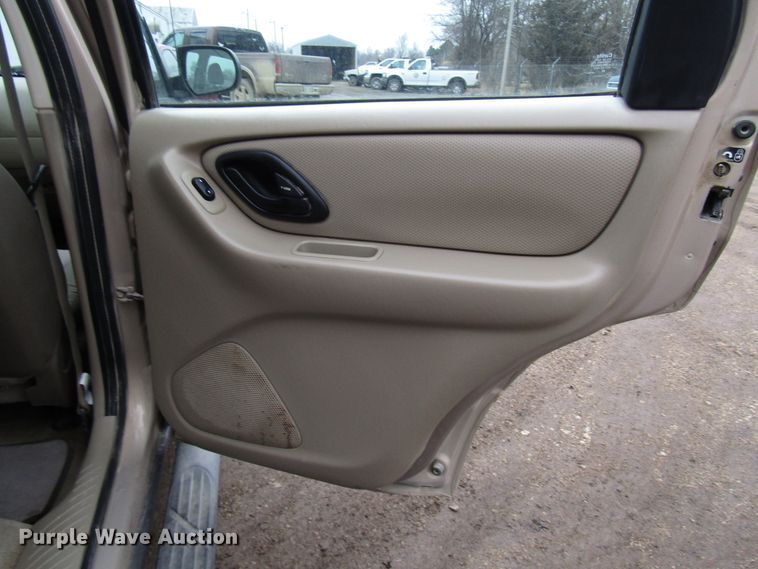 image for item DH8410 2007 Ford Escape SUV