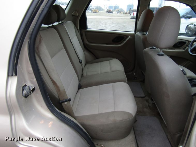 image for item DH8410 2007 Ford Escape SUV