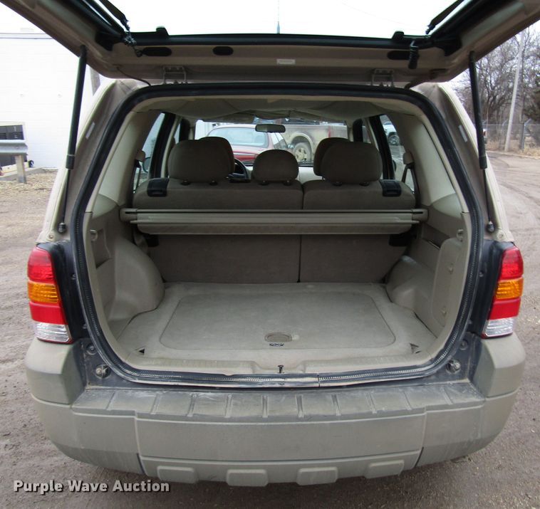 image for item DH8410 2007 Ford Escape SUV