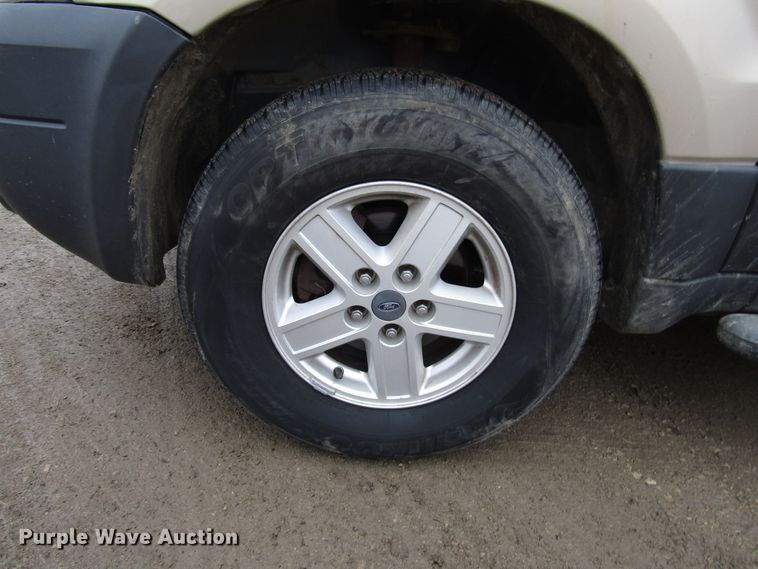 image for item DH8410 2007 Ford Escape SUV