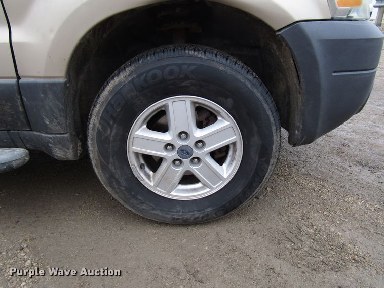 image for item DH8410 2007 Ford Escape SUV