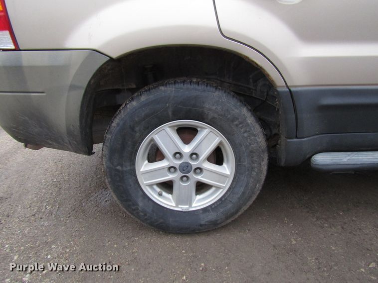 image for item DH8410 2007 Ford Escape SUV
