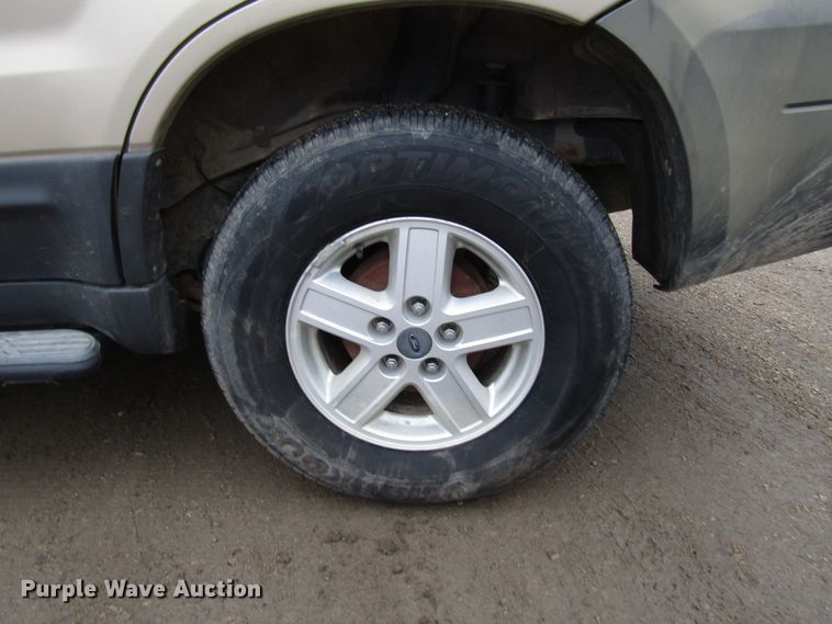 image for item DH8410 2007 Ford Escape SUV