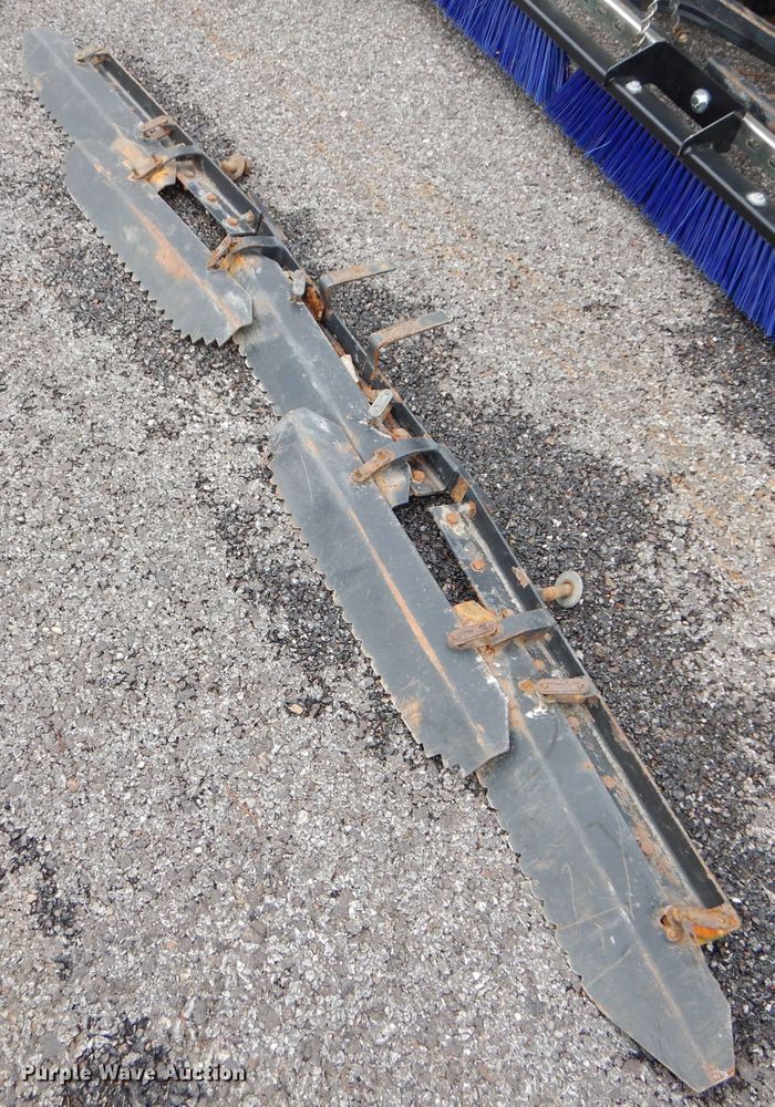 image for item DI9208 John Deere 1200A bunker rake