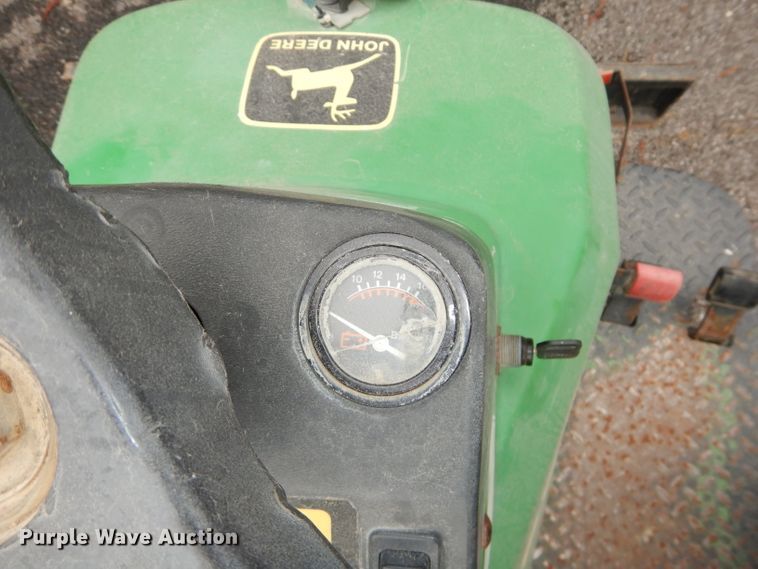 image for item DI9208 John Deere 1200A bunker rake