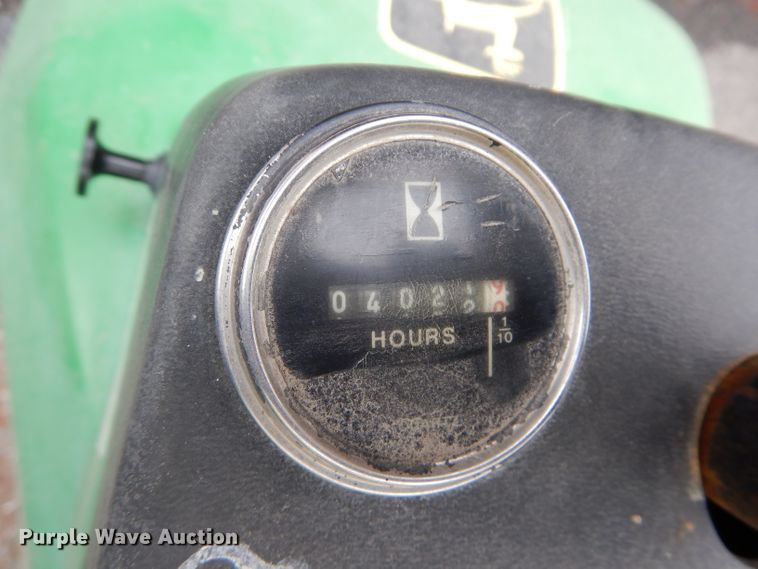 image for item DI9208 John Deere 1200A bunker rake