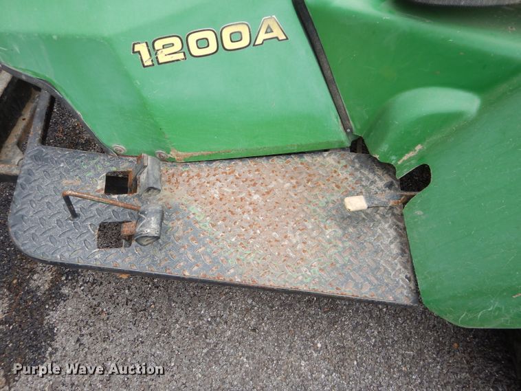 image for item DI9208 John Deere 1200A bunker rake