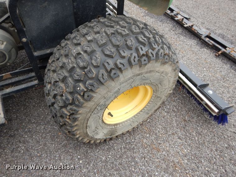 image for item DI9208 John Deere 1200A bunker rake