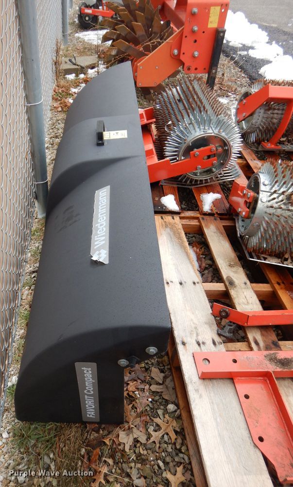 image for item DI9210 Wiedenmann Terra-Combi TC160 aerator/seeder