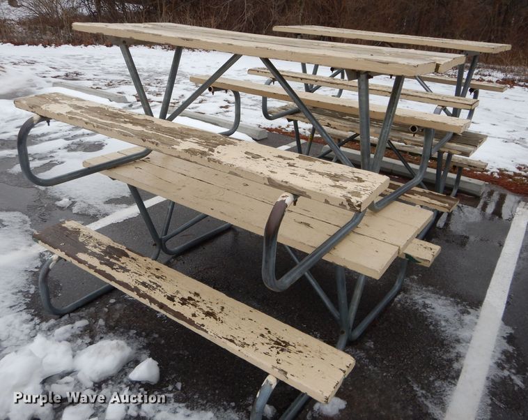 image for item DI9211 (14) picnic tables