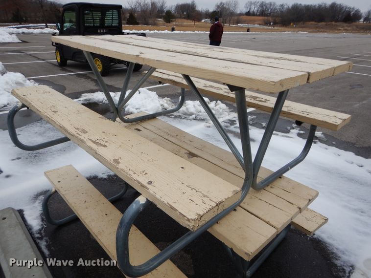 image for item DI9211 (14) picnic tables