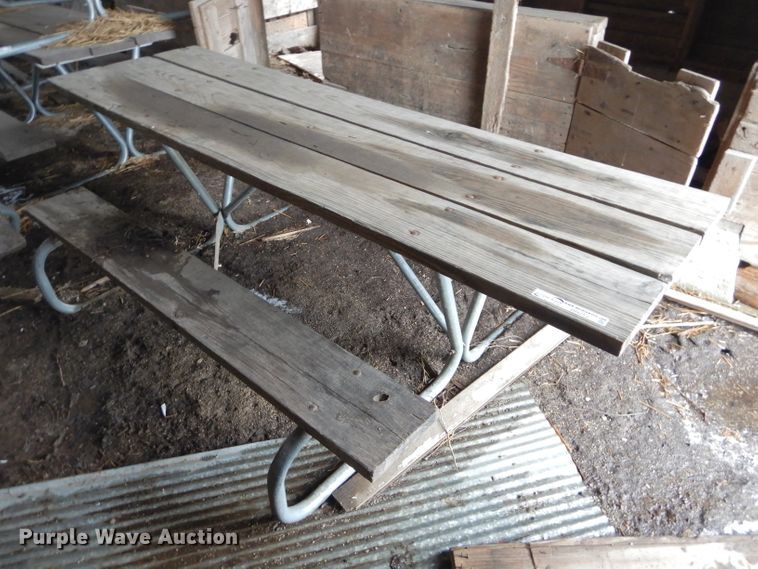 image for item DI9214 Approximately 20 picnic tables
