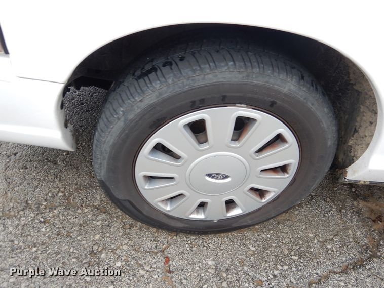 image for item EK9141 2011 Ford Crown Victoria Police Interceptor