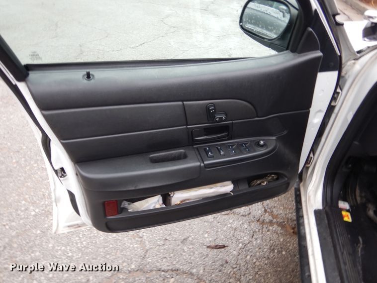 image for item EK9141 2011 Ford Crown Victoria Police Interceptor