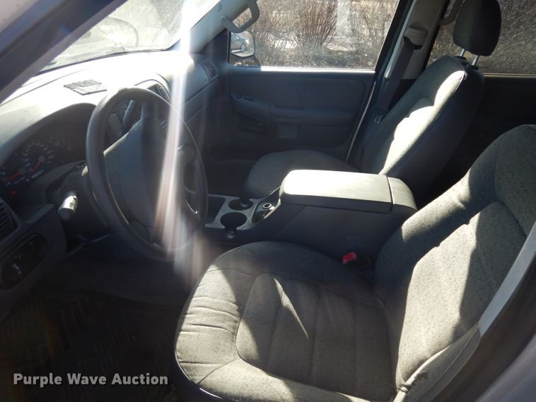 image for item ER9801 2004 Ford Explorer SUV