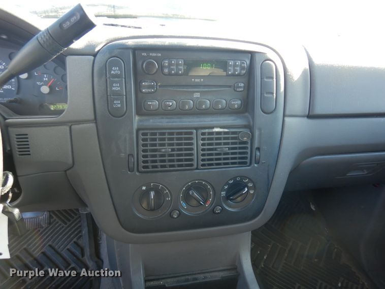 image for item ER9801 2004 Ford Explorer SUV