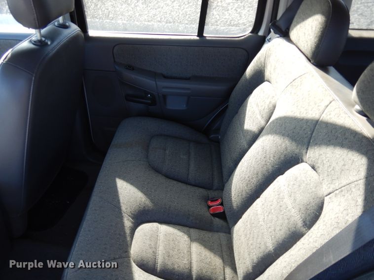 image for item ER9801 2004 Ford Explorer SUV