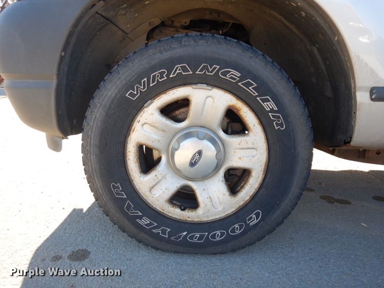 image for item ER9801 2004 Ford Explorer SUV