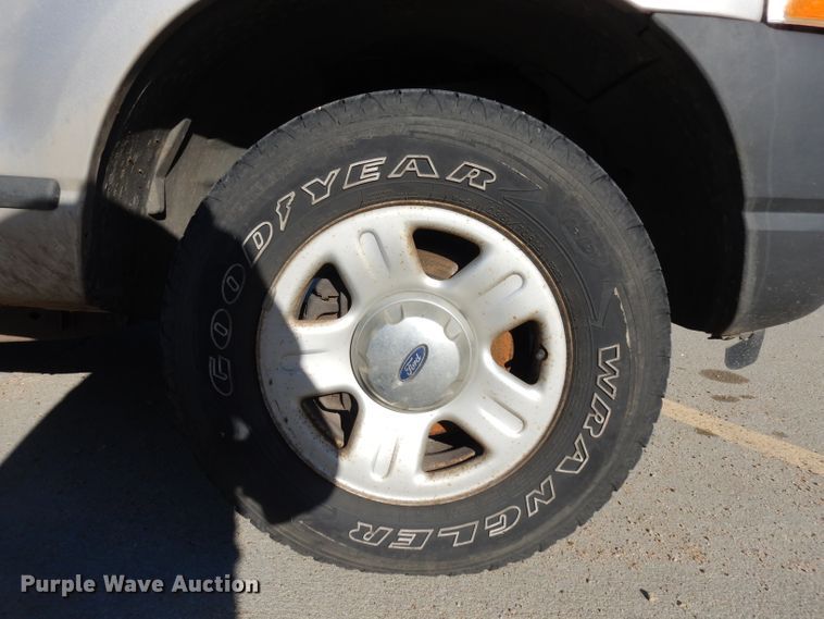 image for item ER9801 2004 Ford Explorer SUV