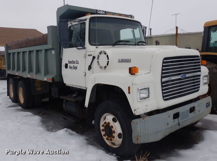 image for item ER9841 1997 Ford L8000 dump truck