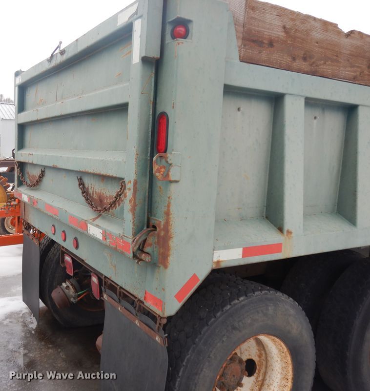 image for item ER9841 1997 Ford L8000 dump truck