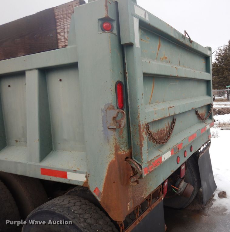 image for item ER9841 1997 Ford L8000 dump truck