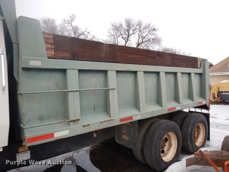 image for item ER9841 1997 Ford L8000 dump truck