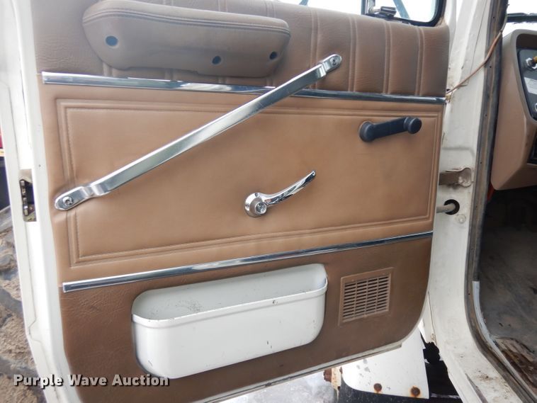 image for item ER9841 1997 Ford L8000 dump truck