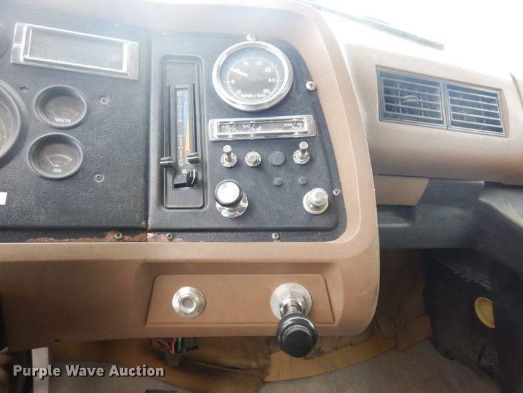 image for item ER9841 1997 Ford L8000 dump truck