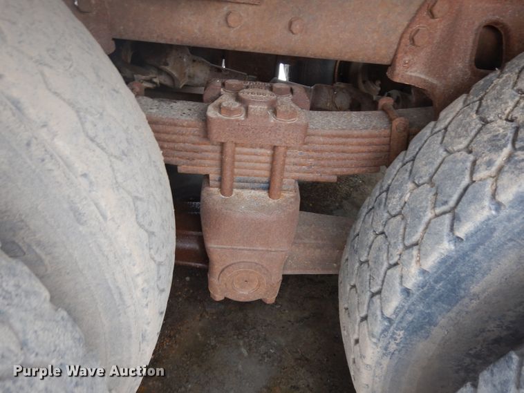 image for item ER9841 1997 Ford L8000 dump truck