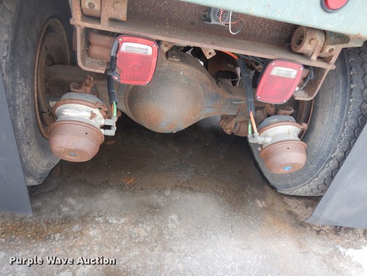 image for item ER9841 1997 Ford L8000 dump truck