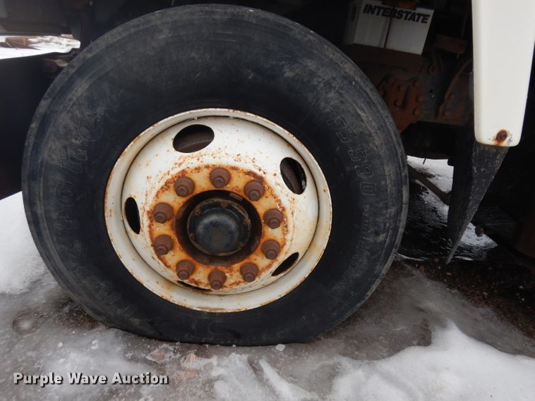 image for item ER9841 1997 Ford L8000 dump truck