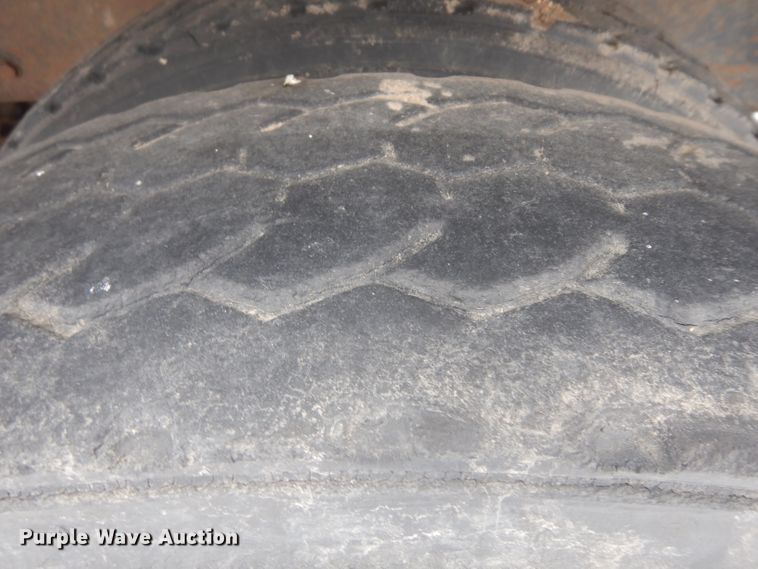 image for item ER9841 1997 Ford L8000 dump truck