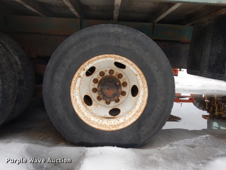 image for item ER9841 1997 Ford L8000 dump truck