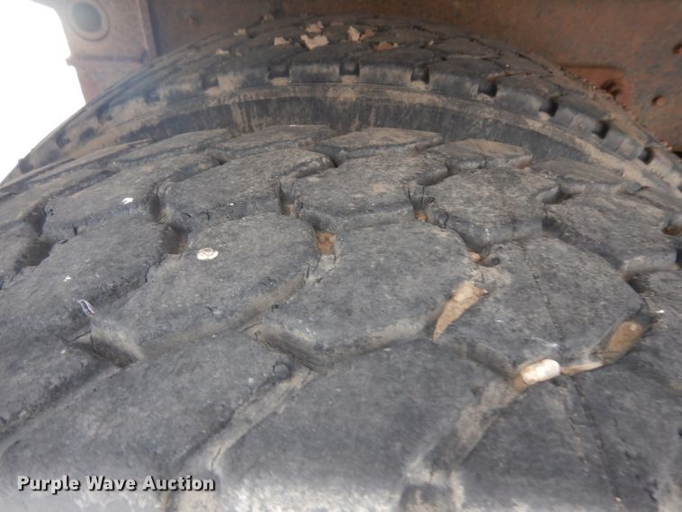 image for item ER9841 1997 Ford L8000 dump truck