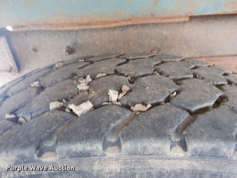 image for item ER9841 1997 Ford L8000 dump truck