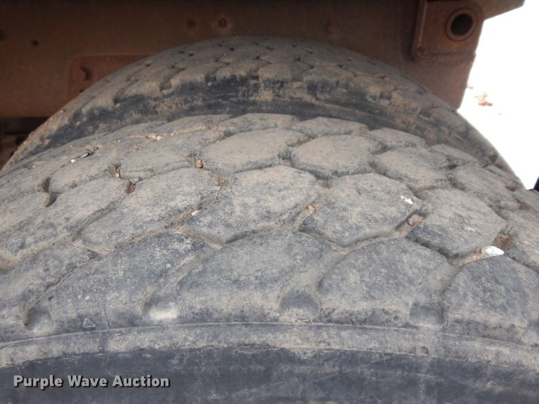 image for item ER9841 1997 Ford L8000 dump truck