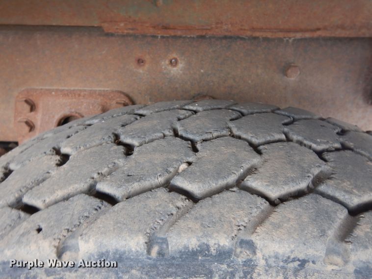 image for item ER9841 1997 Ford L8000 dump truck