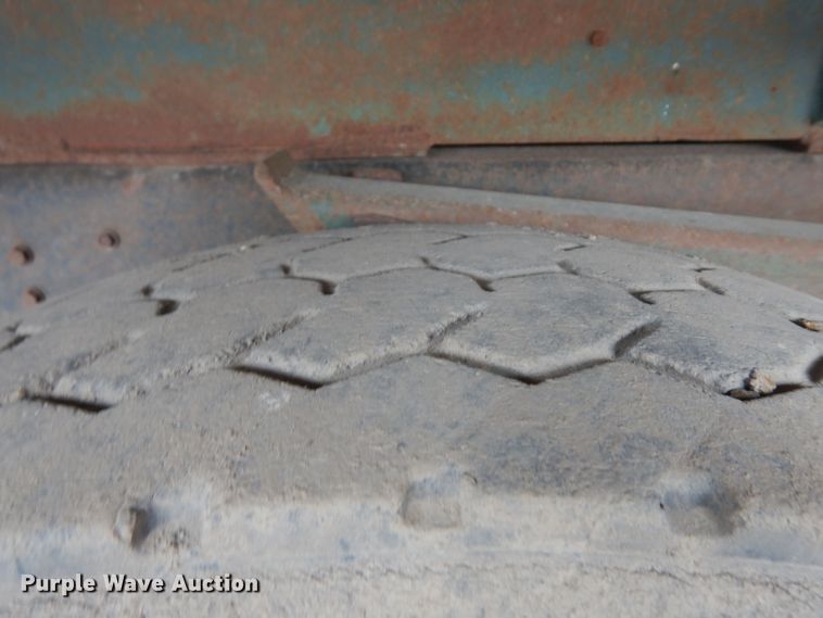 image for item ER9841 1997 Ford L8000 dump truck