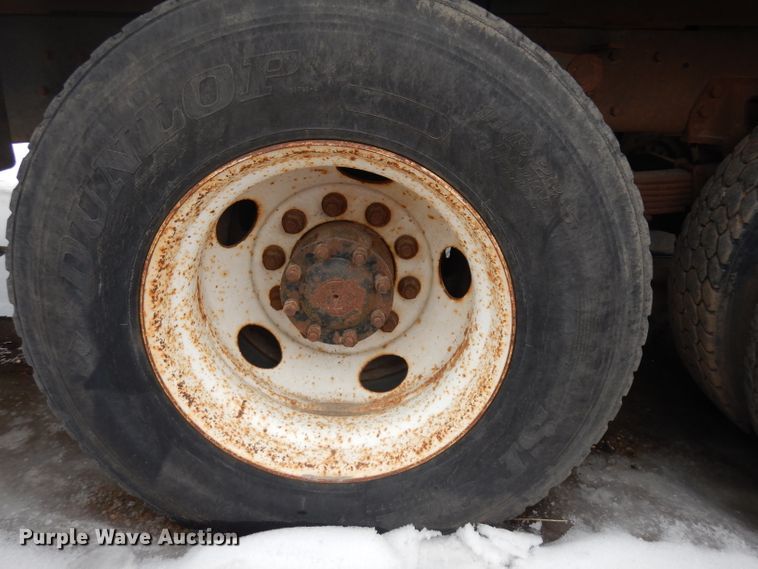 image for item ER9841 1997 Ford L8000 dump truck