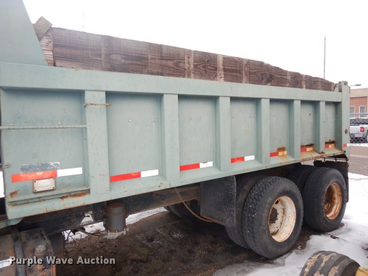 image for item ER9842 1991 International 4900 dump truck